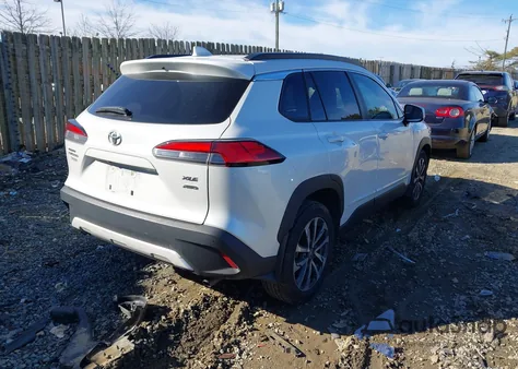 2022 Toyota Corolla Cross Xle from USA, damaged, VIN 7MUDAABG5NV035853